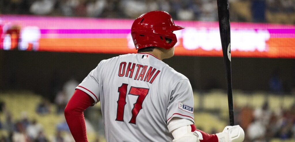 Las probabilidades favorecen que Shohei Ohtani se quede con los ángeles después de la fecha límite de canjes