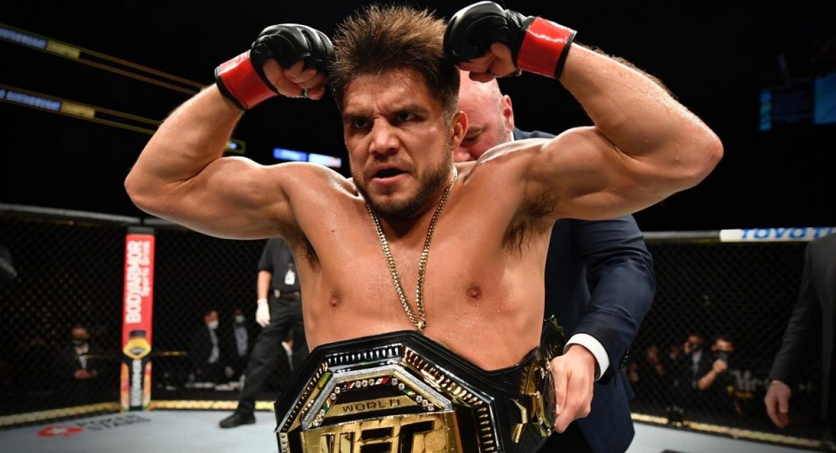 Henry Cejudo después de ganar