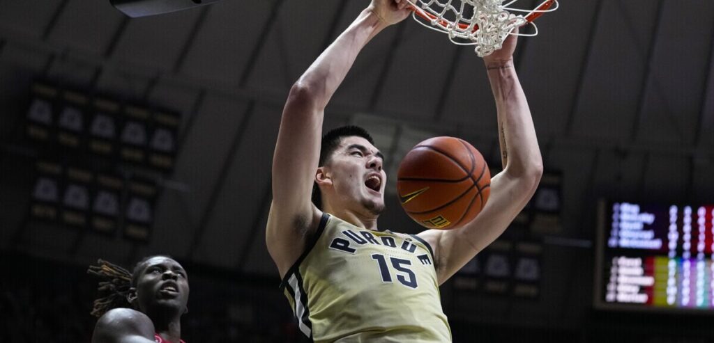 Zach Edey de Purdue es un claro favorito para ganar el premio de madera 2023-24