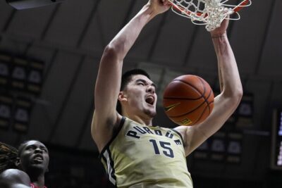 Zach Edey de Purdue es un claro favorito para ganar el premio de madera 2023-24